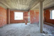 Casă de Vânzare cu 4 Camere, la Roșu - Beiuș