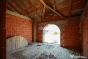 Casă de Vânzare cu 4 Camere, la Roșu - Beiuș