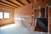 Casă de Vânzare cu 4 Camere, la Roșu - Beiuș