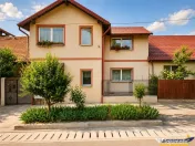 Garsoniera in vila, baie si bucatarie proprie, acces aproape 