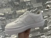 adidasi nike purtați o singură dată 
