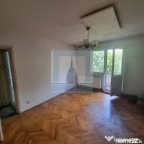 Apartament 3 camere semidecomandat ,etaj 1 - zona Vlahuta.