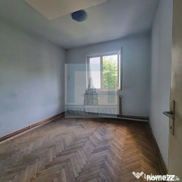 Apartament 3 camere semidecomandat ,etaj 1 - zona Vlahuta. - Brasov (Brasov)