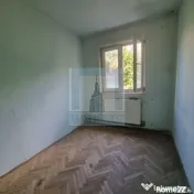 Apartament 3 camere semidecomandat ,etaj 1 - zona Vlahuta. 