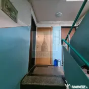 Apartament 3 camere semidecomandat ,etaj 1 - zona Vlahuta. 