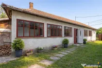 FILM! De casa traditionala, cu dependinte si facilitati, in