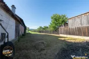 FILM! De casa traditionala, cu dependinte si facilitati, in