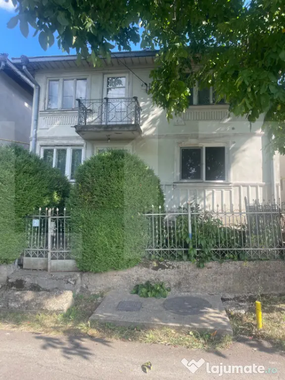 CASĂ CU ETAJ ÎN DOROHOI - Dorohoi (Botosani)