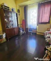 Vand apartament 2 camere 43mp+balcon 7mp zona Teilor