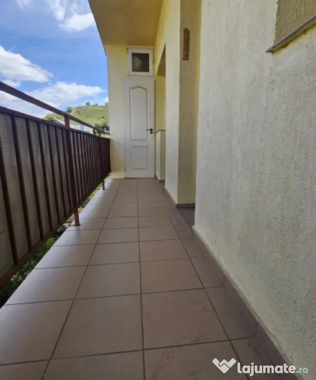 Vand apartament 2 camere 43mp+balcon 7mp zona Teilor - Floresti (Cluj)