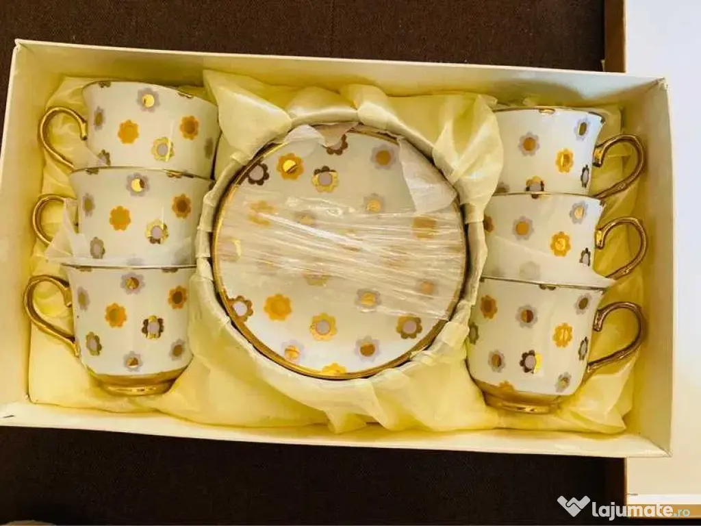 Set 6 cești cu farfurioare Wellberg – floral, auriu, nou