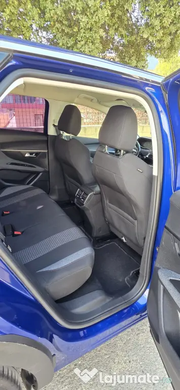 Peugeot 3008 Allure Exclusive 1,5 bluehdi 130 cp