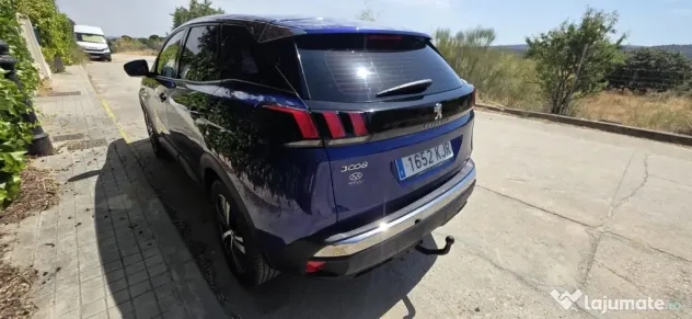 Peugeot 3008 Allure Exclusive 1,5 bluehdi 130 cp