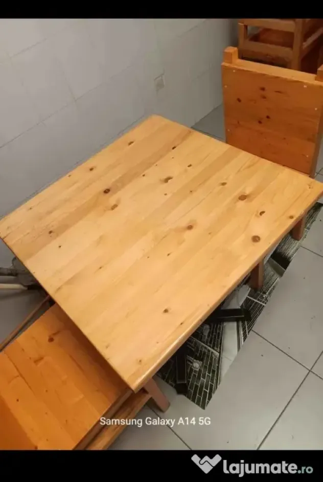 Mese cadru metalic, scaune