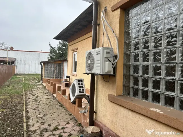 Vand casa in Ploiesti zona linistita cu parc si magazine in apropiere