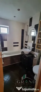 Apartament in vila | 2 camere | Decomandat | Parcare | Curte