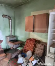 Casa cu 3 camere, anexe, curte și grădină 