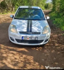Vând Ford Fiesta 2006 1,6 TDCI