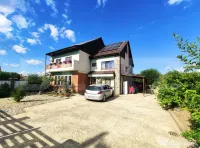 Casa spatioasa de 250mp cu 7 camere si teren de 957 mp in Do 