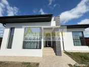 Casa individuala parter ~ 3 camere 2 bai ~ teren 375mp 