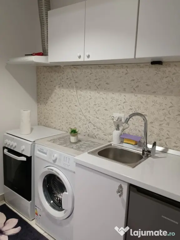 Ofer spre inchiriere garsoniera, Constanta zona Far , 20 mp, 1500 Lei/ - Constanta (Constanta)