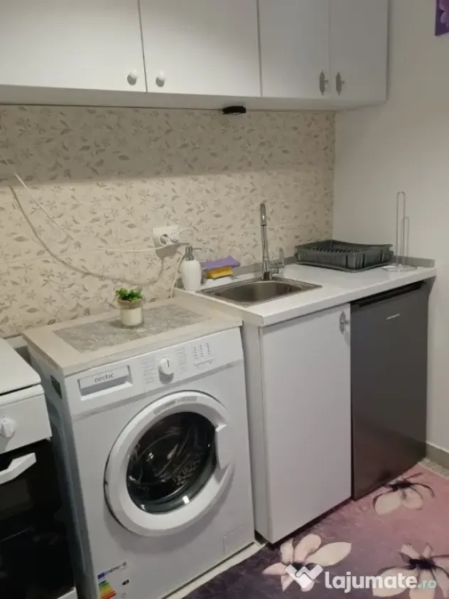 Ofer spre inchiriere garsoniera, Constanta zona Far , 20 mp, 1500 Lei/ - Constanta (Constanta)