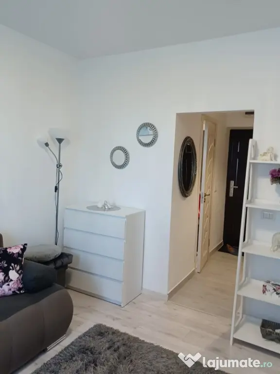 Ofer spre inchiriere garsoniera, Constanta zona Far , 20 mp, 1500 Lei/ - Constanta (Constanta)