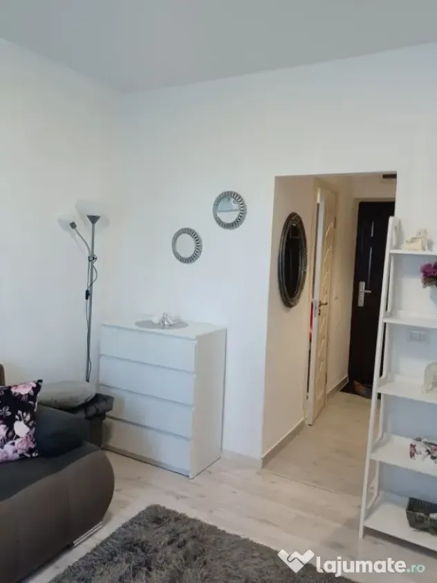 Ofer spre inchiriere garsoniera, Constanta zona Far , 20 mp, 1500 Lei/ - Constanta (Constanta)