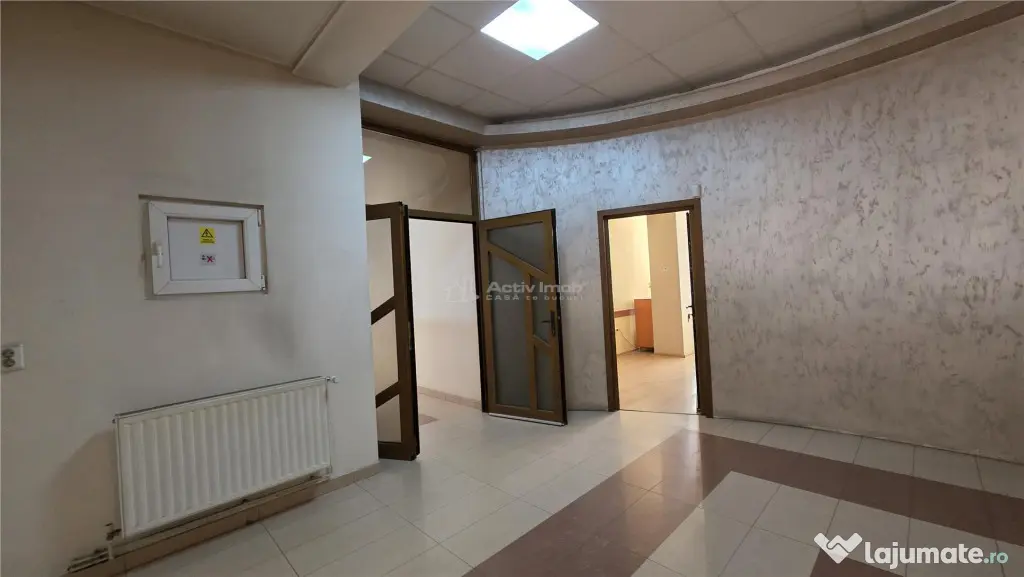 Cladire comerciala - birouri, P 3, stradal, teren 3511 mp - - Craiova (Dolj)