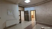 Cladire comerciala - birouri, P 3, stradal, teren 3511 mp -