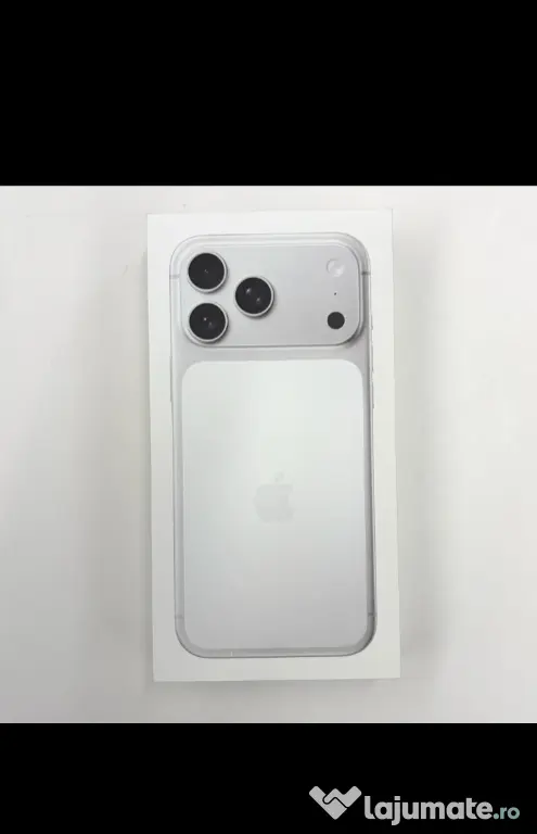 iPhone 17 pro max silver