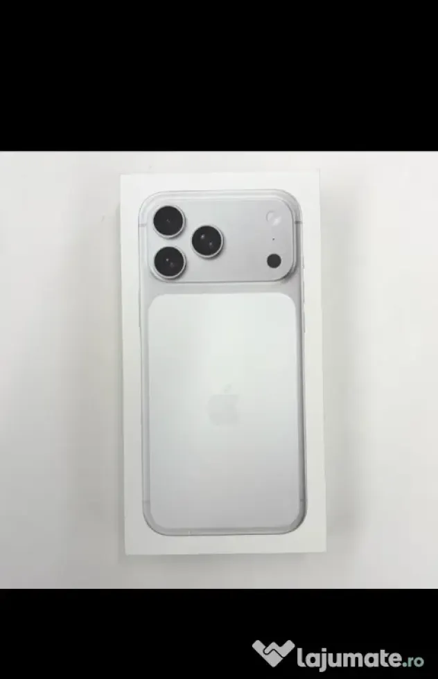 iPhone 17 pro max silver