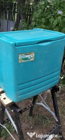 Ladă frigorifică Electrolux Gaz 220v, 24
