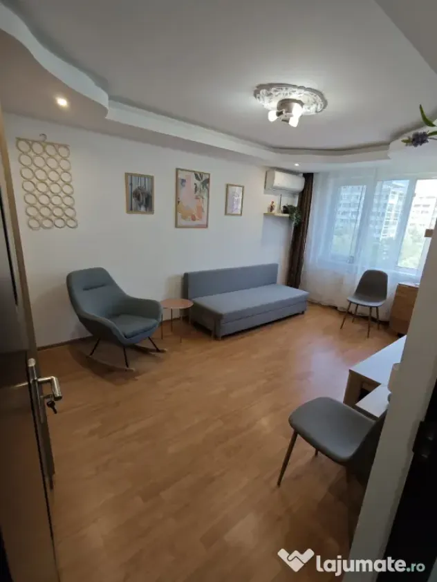 Vand Apartament 2 camere decomandat, Piața Minis