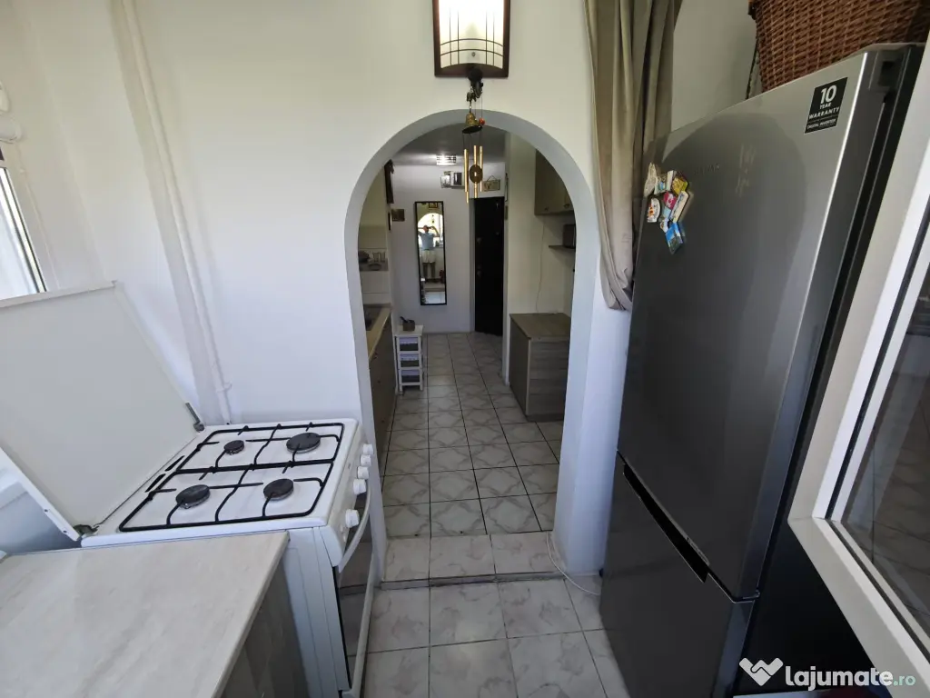Vand Apartament 2 camere decomandat, Piața Minis