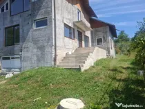???? Casă 206 mp la gri + teren 1.832 mp, deschidere 15 ml