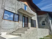 ???? Casă 206 mp la gri + teren 1.832 mp, deschidere 15 ml 
