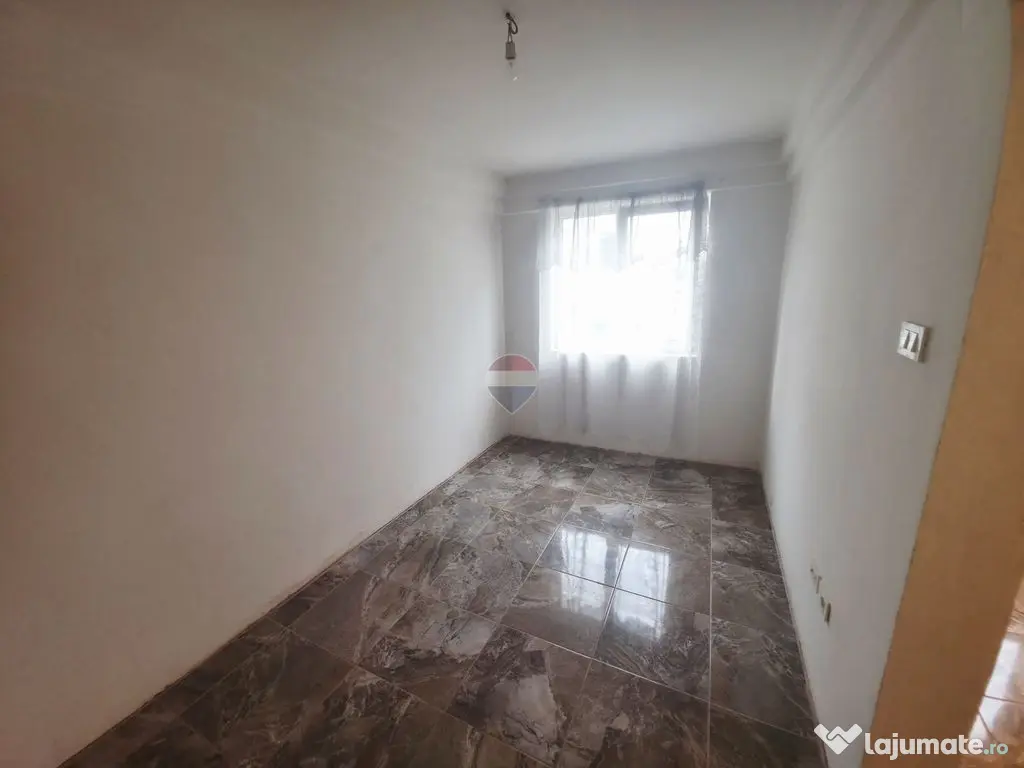 Apartament 3 camere | Savinesti | Semifinisat - Savinesti (Neamt)