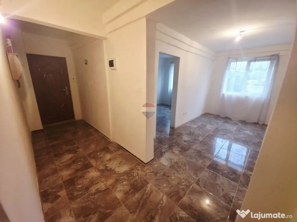 Apartament 3 camere | Savinesti | Semifinisat - Savinesti (Neamt)