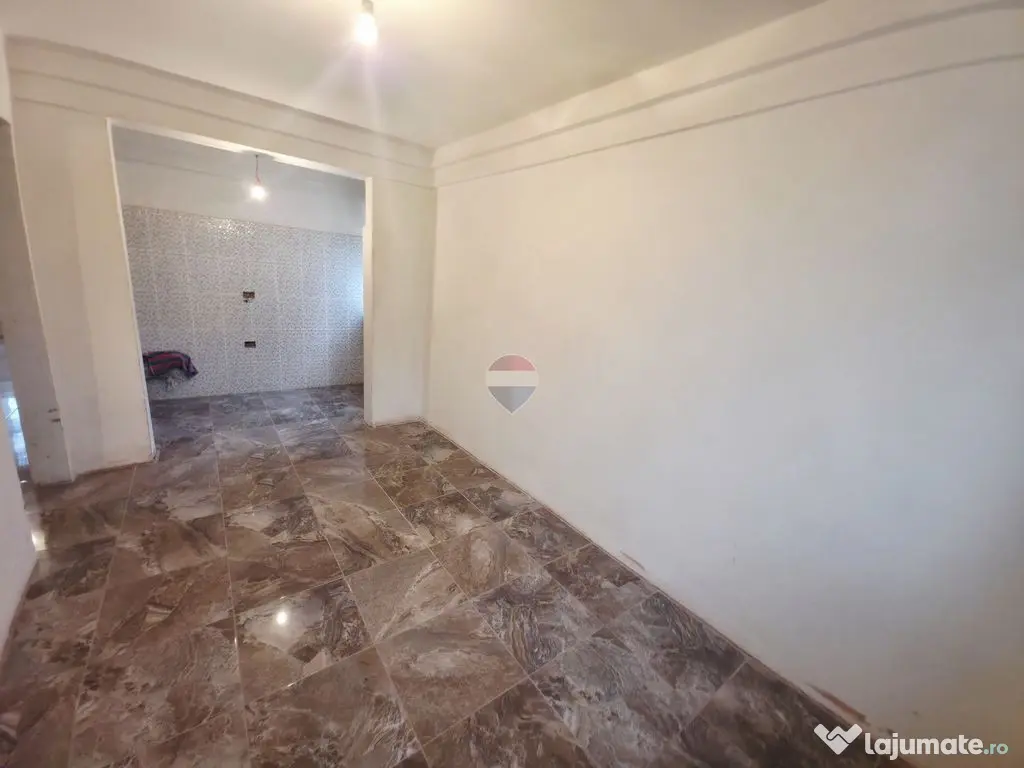 Apartament 3 camere | Savinesti | Semifinisat - Savinesti (Neamt)