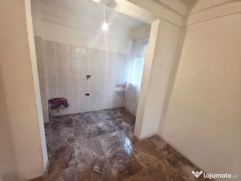 Apartament 3 camere | Savinesti | Semifinisat - Savinesti (Neamt)
