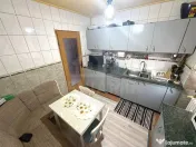 3 camere semidecomandat etaj 3 mobilat utilat - Valea Ros... 