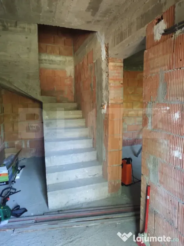Casă spatioasa P+1+M in capat CUG– finisaje la alegerea t - Iasi (Iasi)