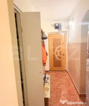 Apartament de vanzare 3 camere decomandat central 