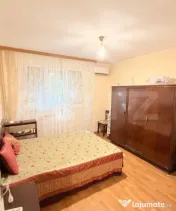 Apartament de vanzare 3 camere decomandat central 