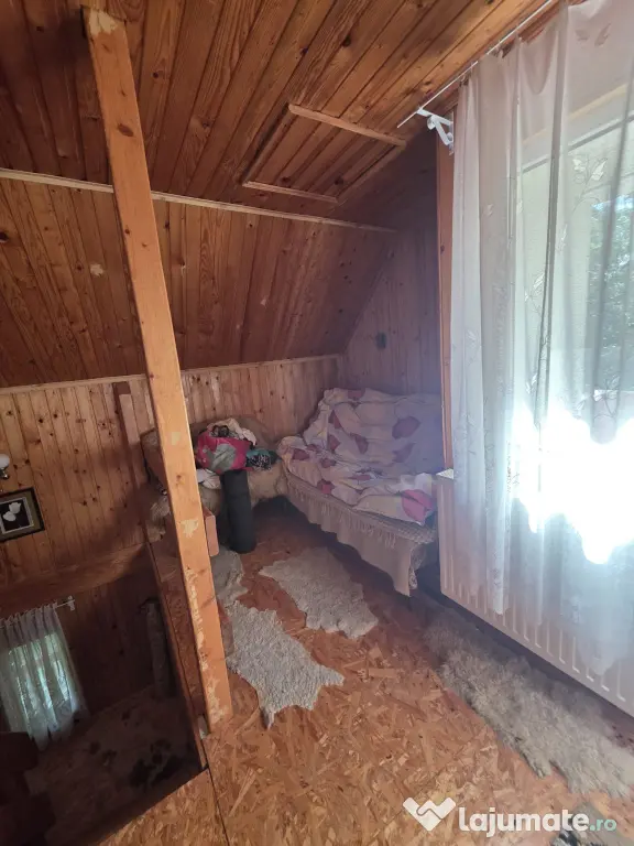 Casă de vacanță în Fundata, Brașov – 3.300 mp teren, acces direct din DN73