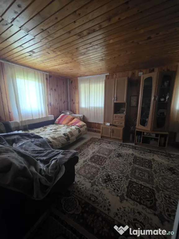 Casă de vacanță în Fundata, Brașov – 3.300 mp teren, acces direct din DN73