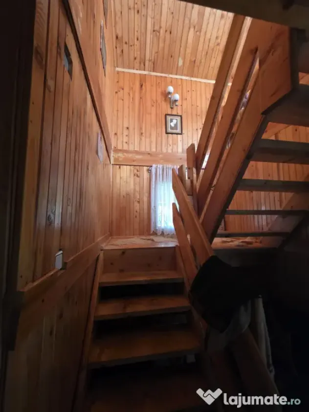 Casă de vacanță în Fundata, Brașov – 3.300 mp teren, acces direct din DN73