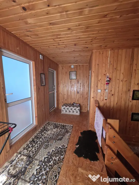 Casă de vacanță în Fundata, Brașov – 3.300 mp teren, acces direct din DN73