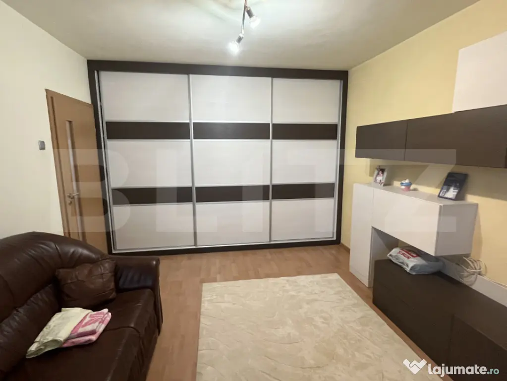 Apartament 3 camere de inchiriat Dacia - Oradea (Bihor)